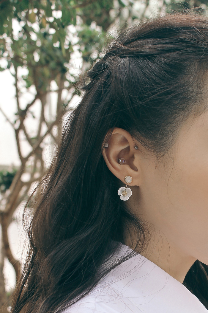 <b><p>Camellia earring A taste sniper Uque Good</p></b><b><p>椿 イヤリング お好み狙撃 ユニークな ポイントサイクル良い 20代の女性 ラブリーな</p></b><br /><br /><p align='center'>